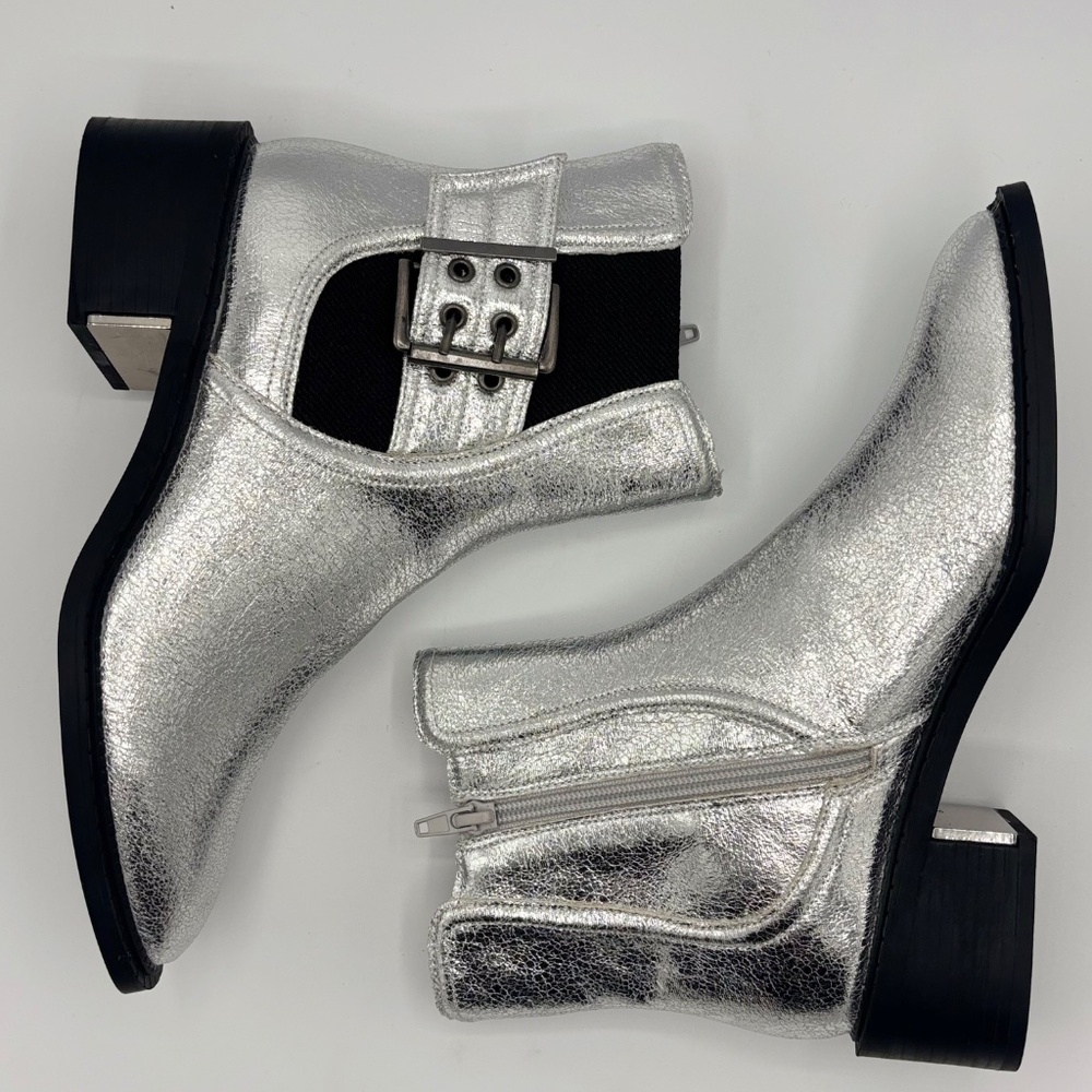 BCBGeneration Barini Silver Metallic Cutout Ankle Boots 6.5M Western Festival - Picture 3 of 16